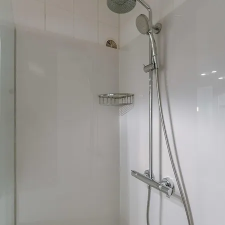 Huswell - With Sideways Sea View In Apartment